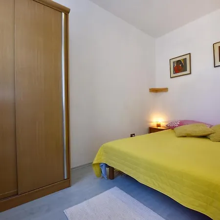 Guest house Apartment Nikola 3*