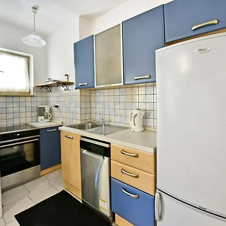 Nikola 4* Πόρετς