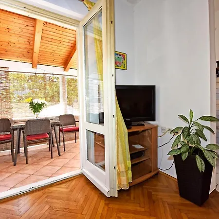 Apartment Nikola Guest house 3*